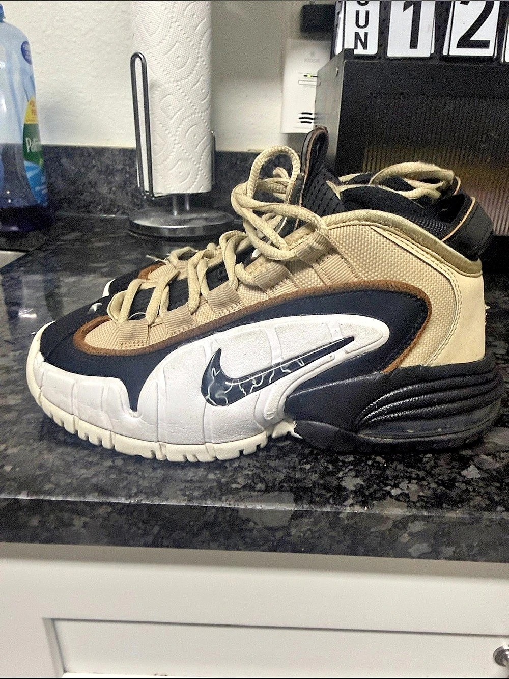 Nike Air Max 95 Boys US 3.5Y Black Tan Sneakers